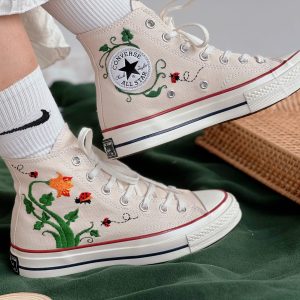 Embroidered Converse High Tops Chuck Taylor 1970s