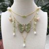 Vintage Y2K Butterfly Pearl Gold Necklace - Timeless Elegance