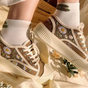 Y2K Custom Bridal Shoes with Embroidered Daisy Design