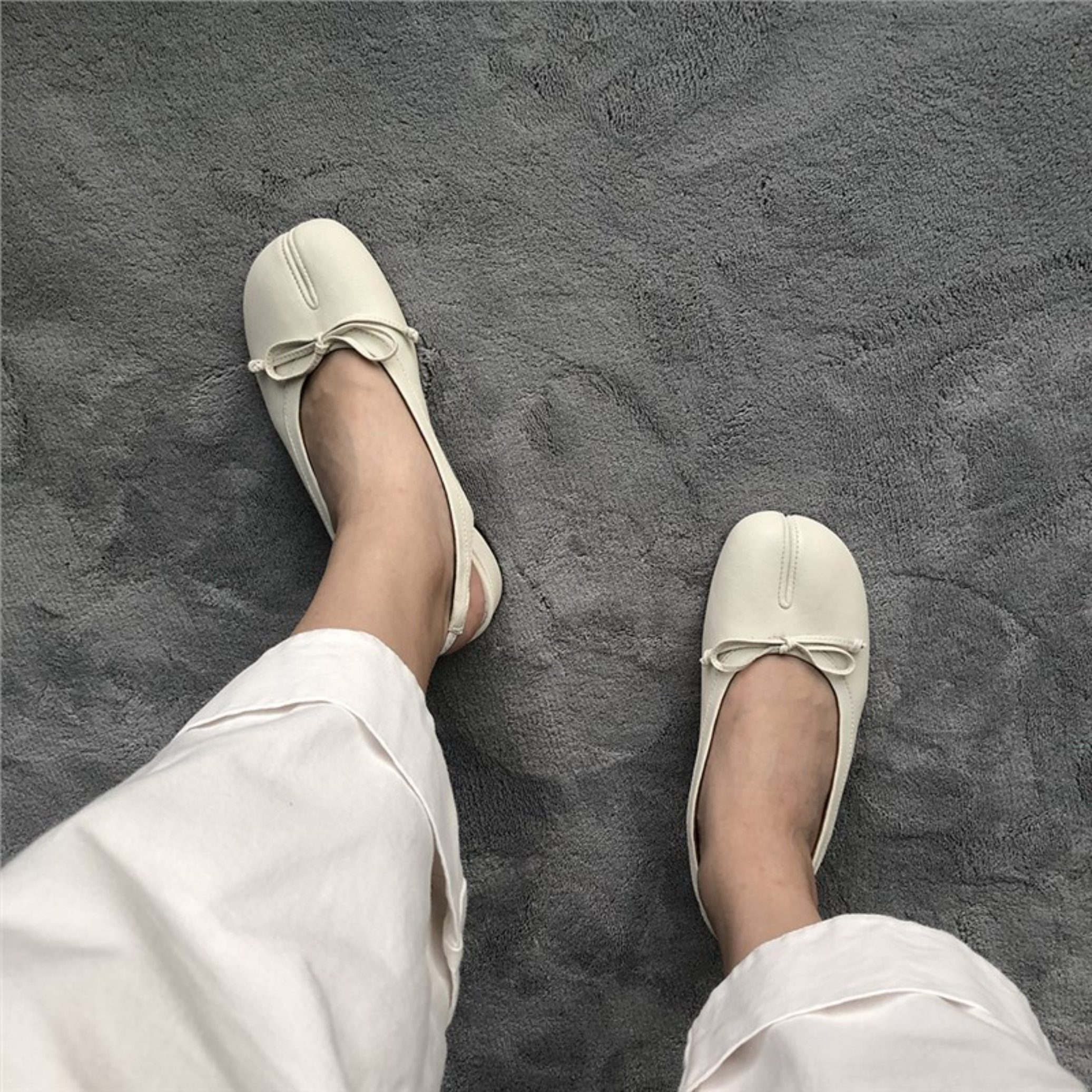 Y2K Tabi White Split-Toe Leather Mary Jane Flats